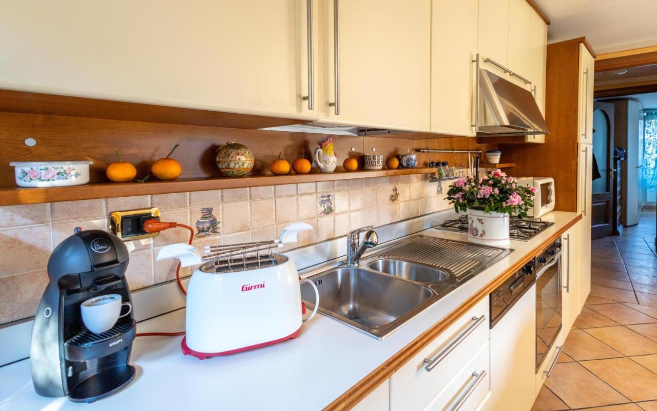 L'Angolo Delle Peonie Apartment กันโนบีโอ ภายนอก รูปภาพ