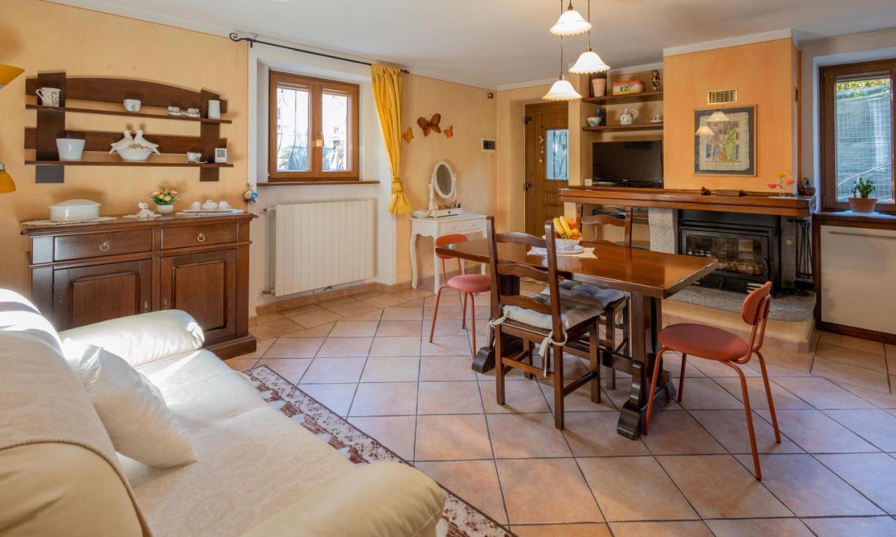L'Angolo Delle Peonie Apartment กันโนบีโอ ภายนอก รูปภาพ