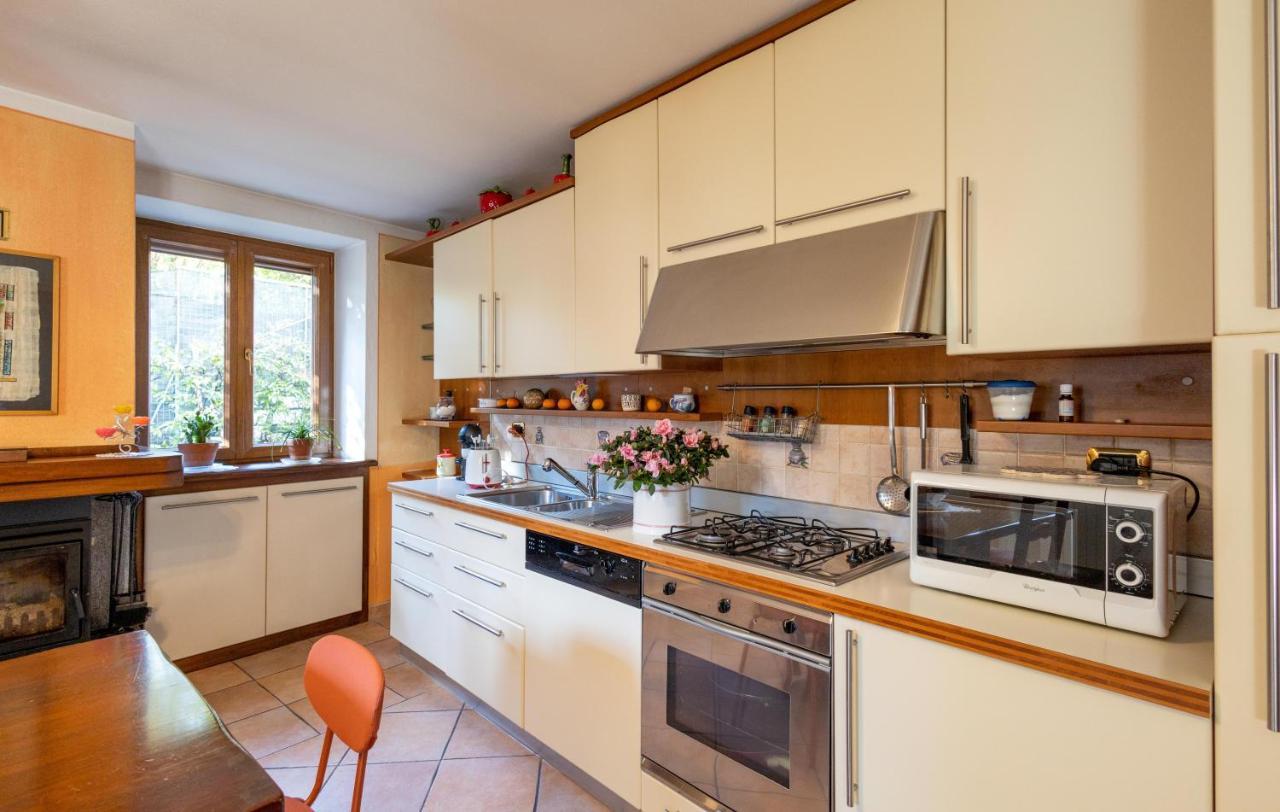 L'Angolo Delle Peonie Apartment กันโนบีโอ ภายนอก รูปภาพ